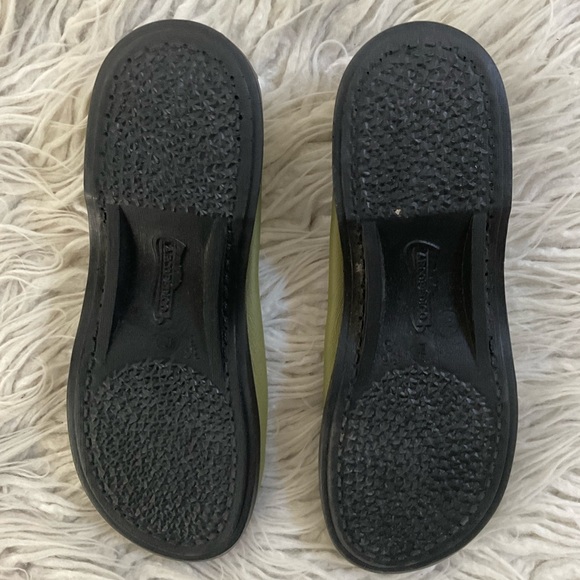 Arcopedico Shawna Mary Jane Green Leather Round Toe Stitch Accent Flats EUC 36 - Picture 6 of 9